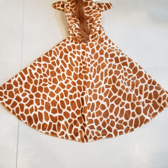 Great Pretenders Giraffe Baby Cape Costume, 6-12 months - Picture 8 of 9